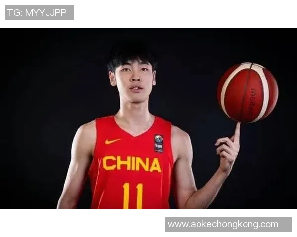 中国男篮迎战加拿大队全力争胜展现实力与团队精神